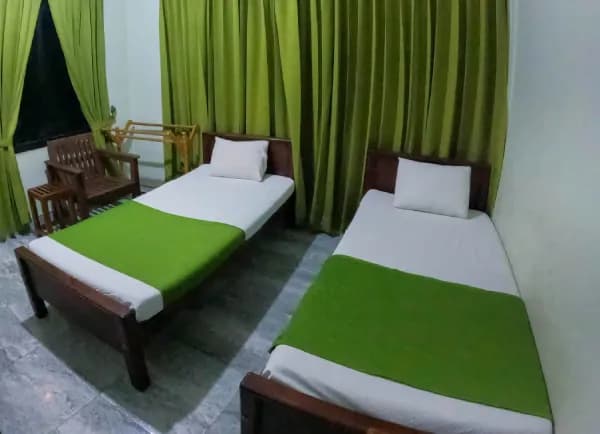 Budget Twin Room - Photo 1