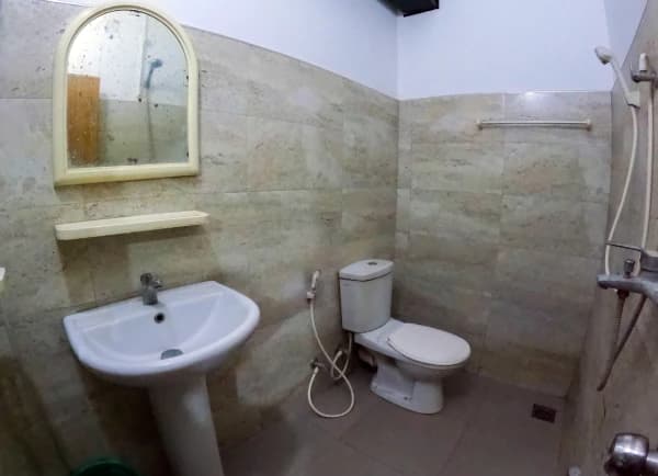 Budget Twin Room - Photo 4