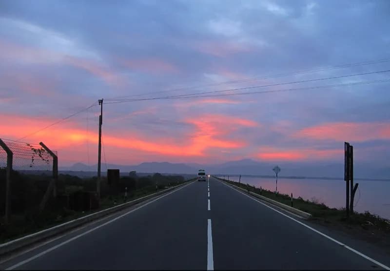 Udawalawe Dam Road